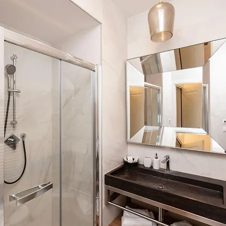 라 피네스트라 술 카날레 B&B 볼로냐